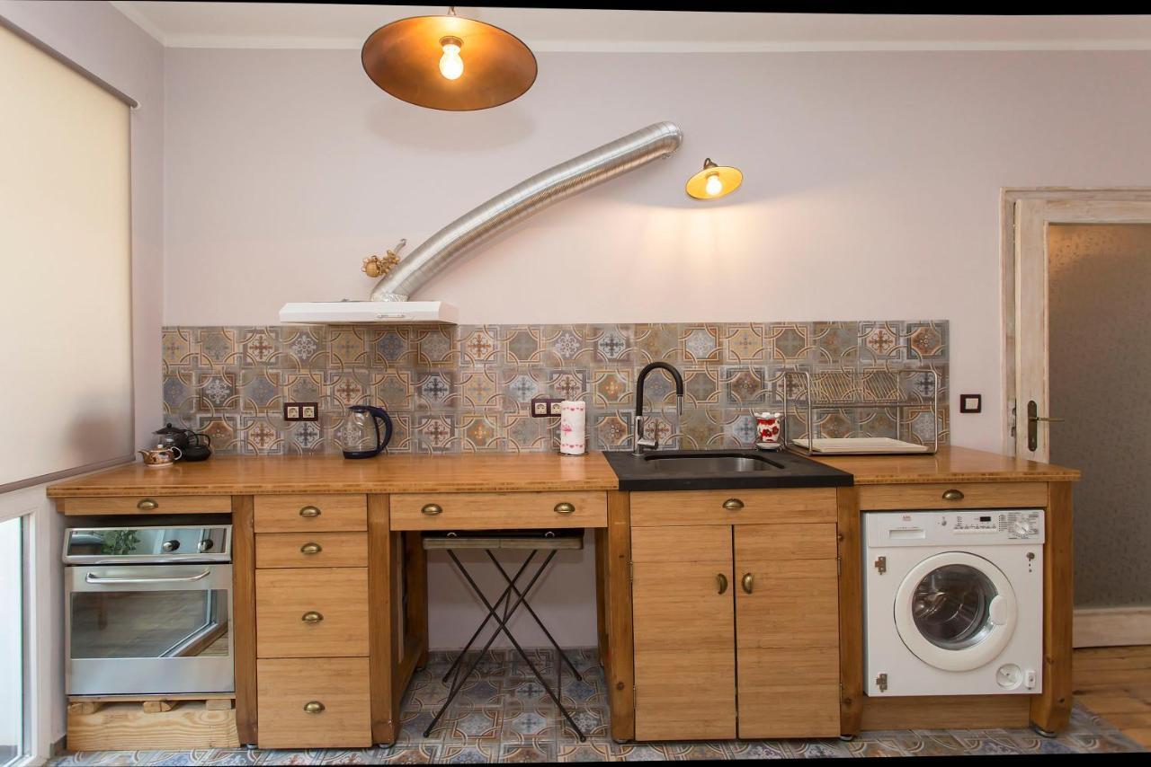 Colorful 2Bdr Apartment In The City Center Sofia Luaran gambar