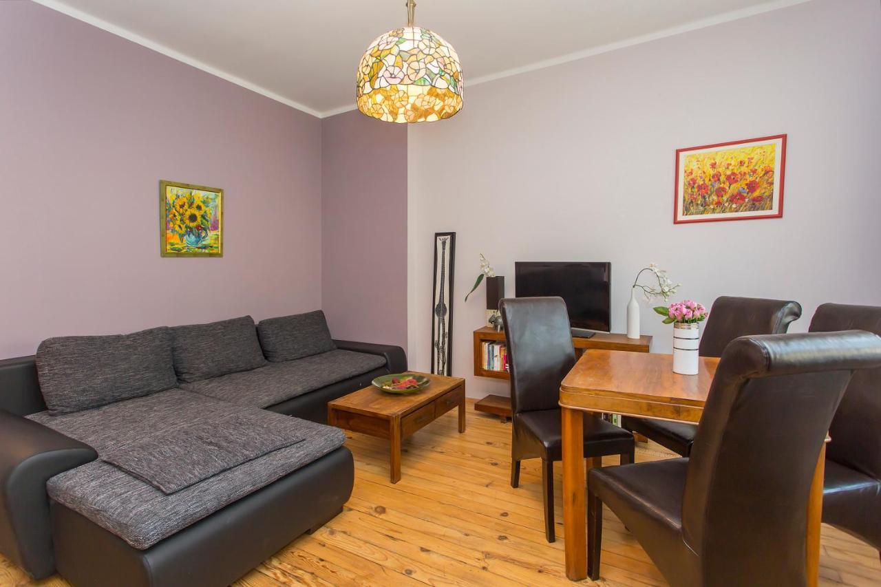 Colorful 2Bdr Apartment In The City Center Sofia Luaran gambar